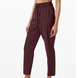 Stretch High-Rise Pant 7/8 Length Cassis Size 6